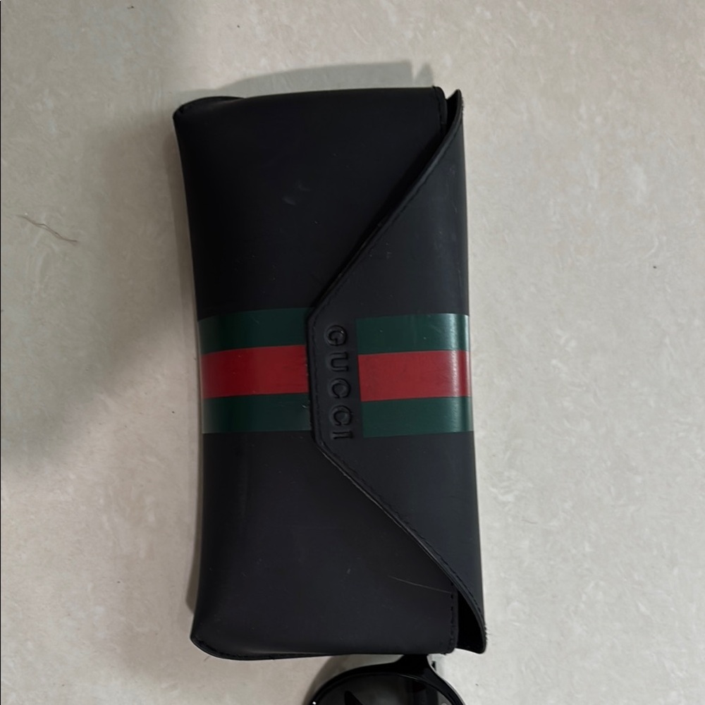 SOLD！！！Gucci Black Sunglasses Case with Red and Green StripeD28R6